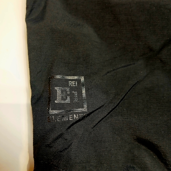 REI Women's Black Snow Cargo Pants - Picture 5 of 11